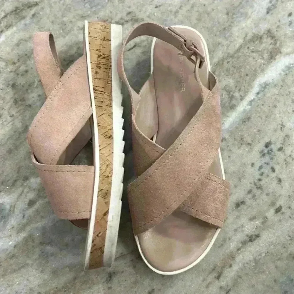 Marc Fisher Women’s Sandals Suede Blush Color Sz 9M